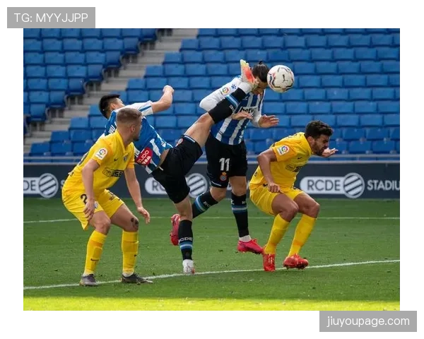 探访新建的巴达霍斯足球场，它将成为下赛季西乙升班马的主场